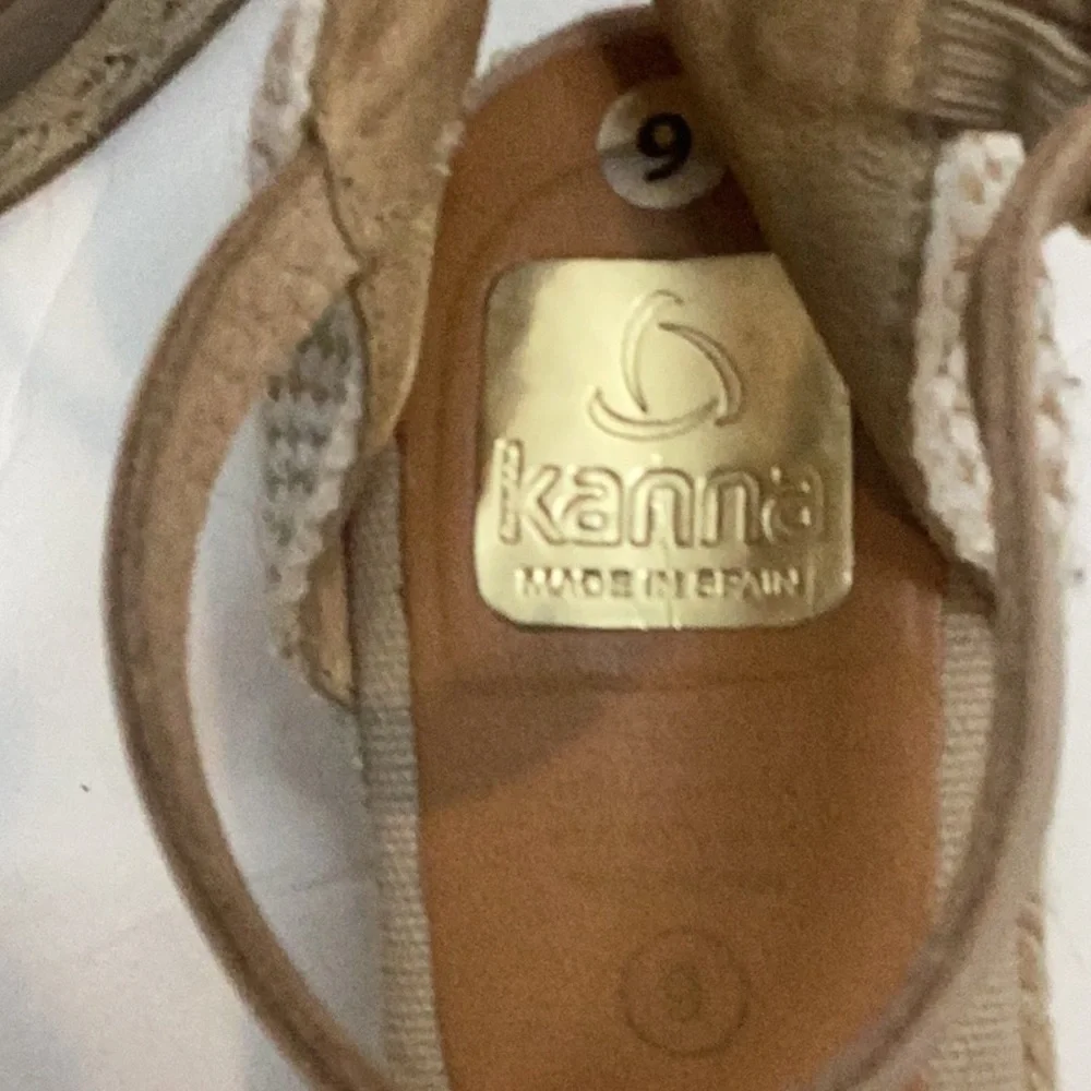 Kanna Taupe Straw Wedge Sandals Ankle Strap 40/9 Summer Beach